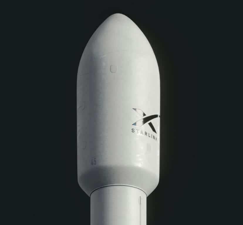 Ракета Starship со спутниками Starlink на стартовой площадке